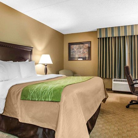 Comfort Inn Edison - New Brunswick Bagian luar foto