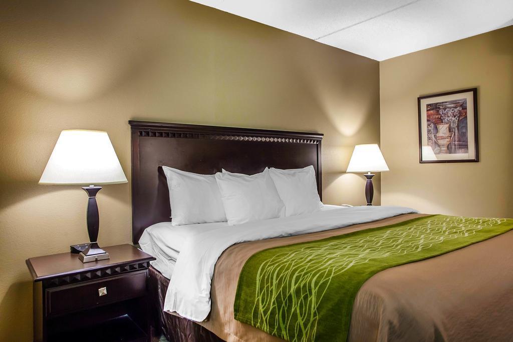 Comfort Inn Edison - New Brunswick Bagian luar foto