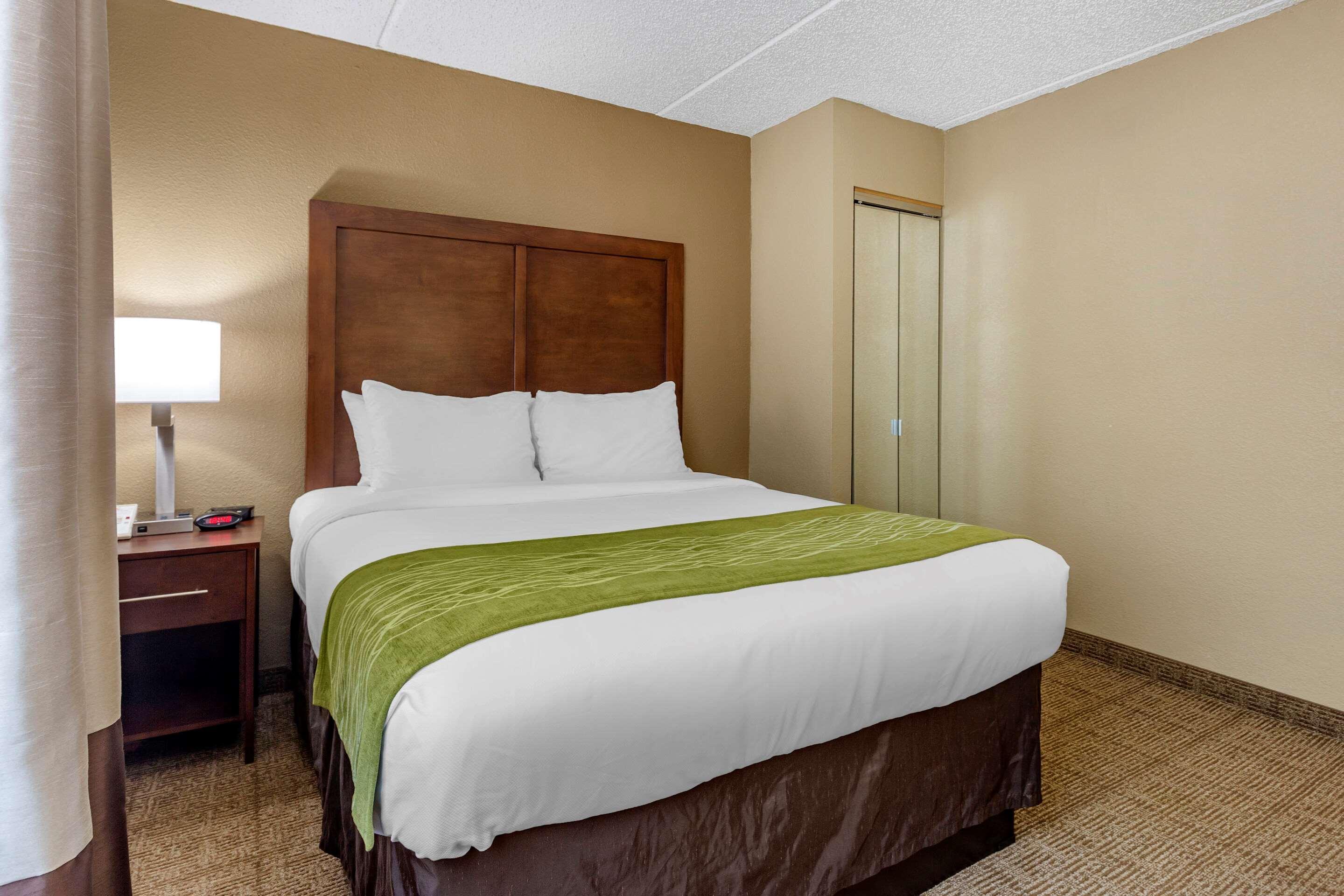 Comfort Inn Edison - New Brunswick Bagian luar foto