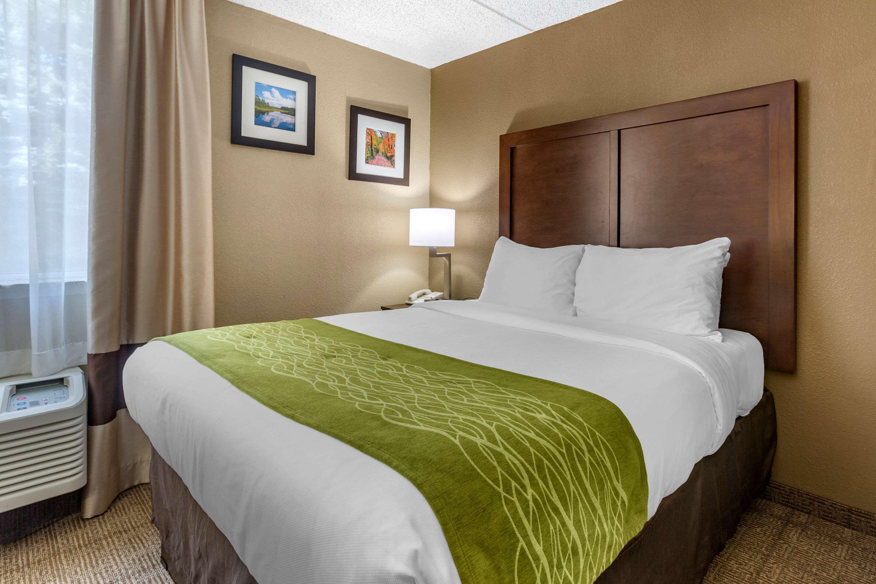 Comfort Inn Edison - New Brunswick Bagian luar foto